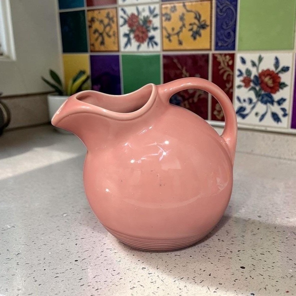 Homer Laughlin Harlequin Rose Pitcher, Vintage Pink Mauve Art‎ Deco Water Jug